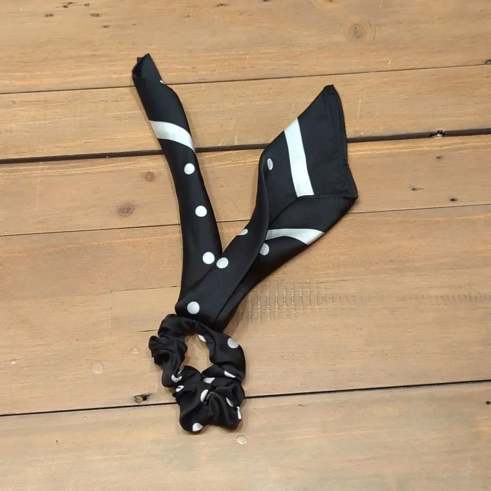 Scrunchie Polka Dots Scarf